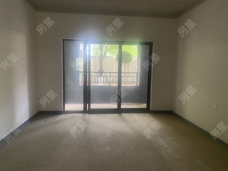 4室2廳2陽臺 萬科銀海泊岸觀瀾客廳