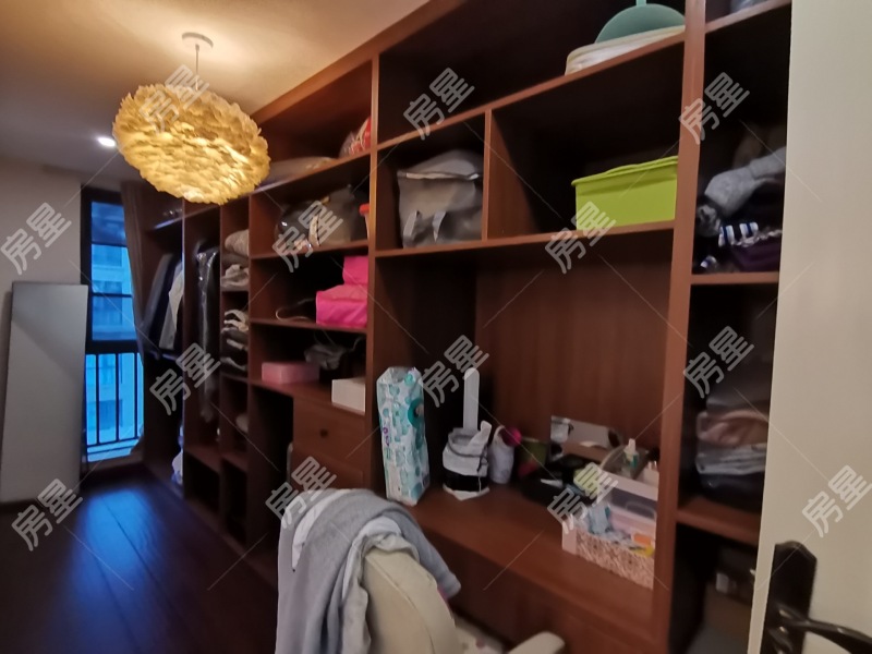 5室2廳2陽臺 萬科銀海泊岸瀾庭書房