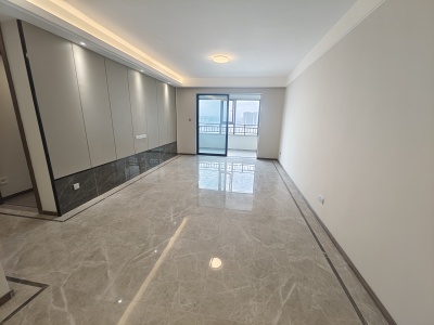 4室2廳2陽臺(tái) 保利天際