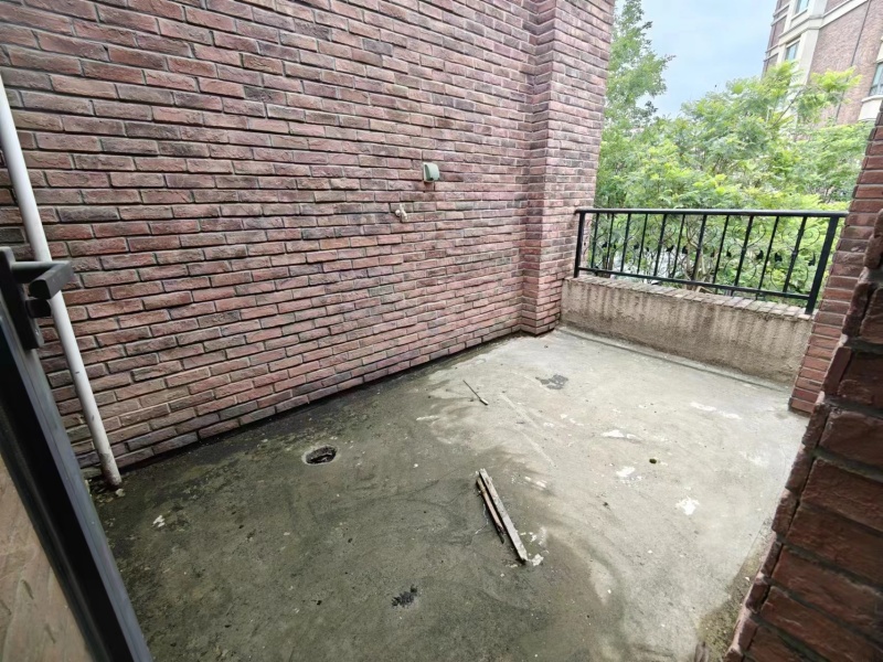 5室3廳3陽臺 銀海白沙郡別墅客廳