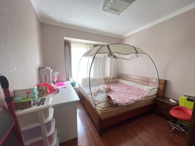 4室3廳 世紀(jì)半島蘋果谷