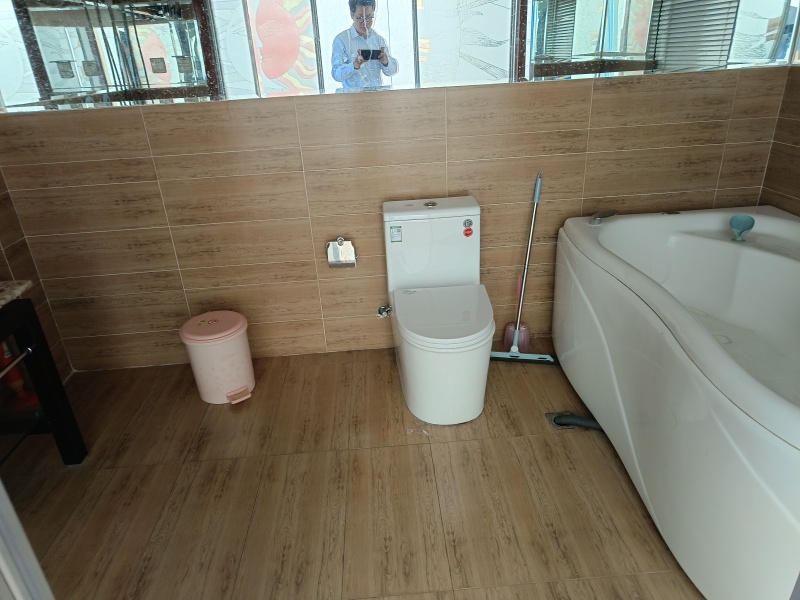 4室2廳3陽(yáng)臺(tái) 滇池衛(wèi)城紫園別墅衛(wèi)生間