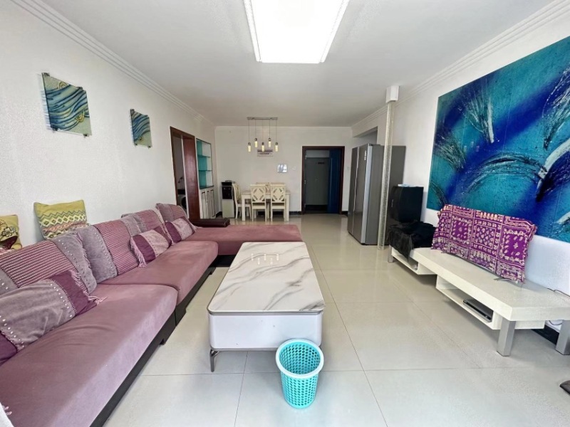 3室2廳2陽(yáng)臺(tái) 世紀(jì)城玉春苑客廳