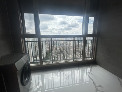 2室2廳1陽臺(tái) 海倫堡中央廣場