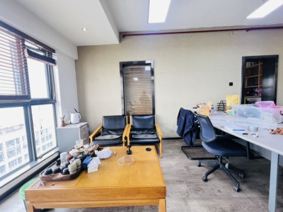 3室2廳1陽臺(tái) 欣都龍城