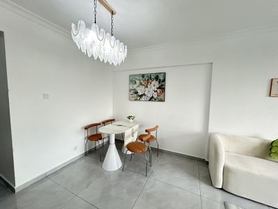 2室2廳1陽(yáng)臺(tái) 蓮花池畔