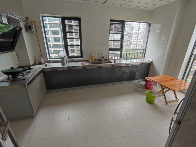 5室2廳3陽臺 金江小區(qū)融苑廚房