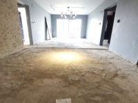 4室2廳2陽臺 云投尚苑客廳