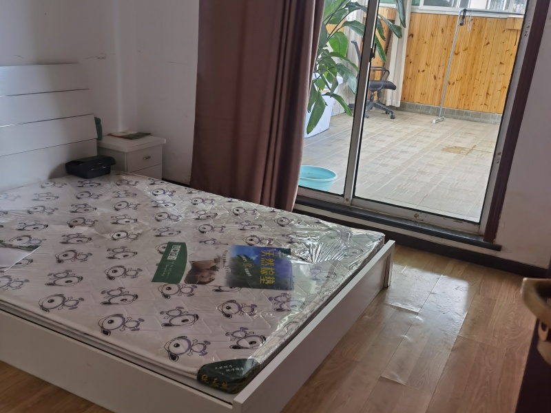 5室2廳3陽(yáng)臺(tái) 玫瑰灣小區(qū)別墅臥室