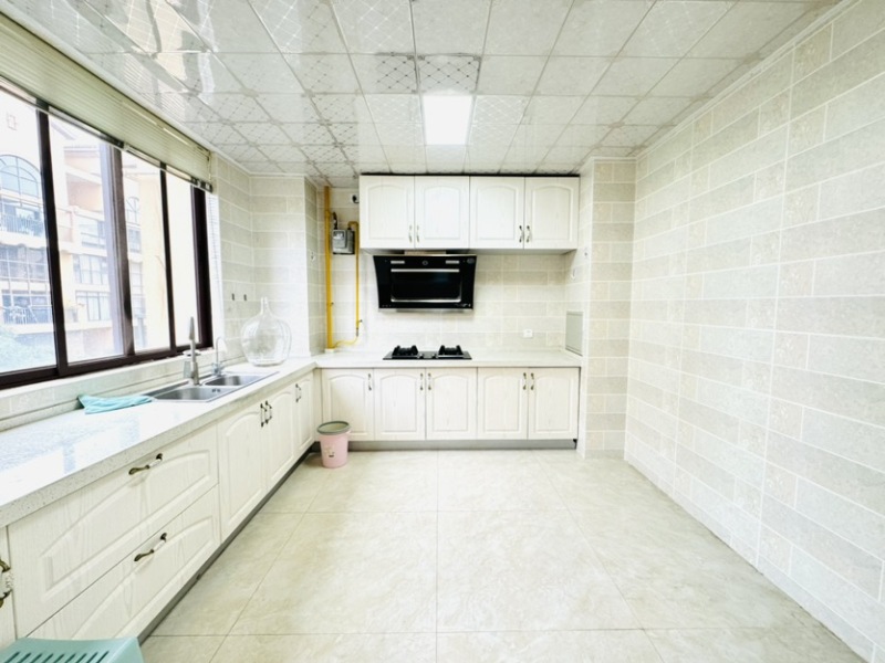 5室2廳2陽(yáng)臺(tái) 萬和花園廚房