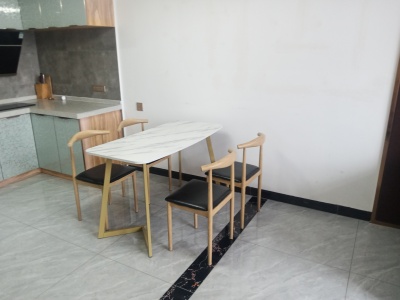 1室1廳1陽(yáng)臺(tái) 潤(rùn)城第二大道