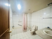 4室2廳2陽臺 金實小區(qū)衛(wèi)生間