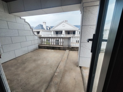 11室3廳 春城首府