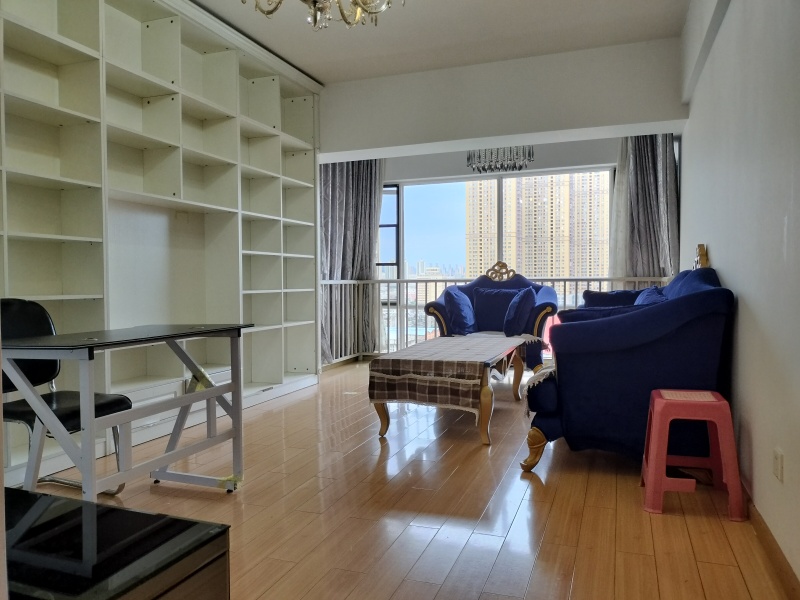 3室2廳 匯都國(guó)際一期客廳