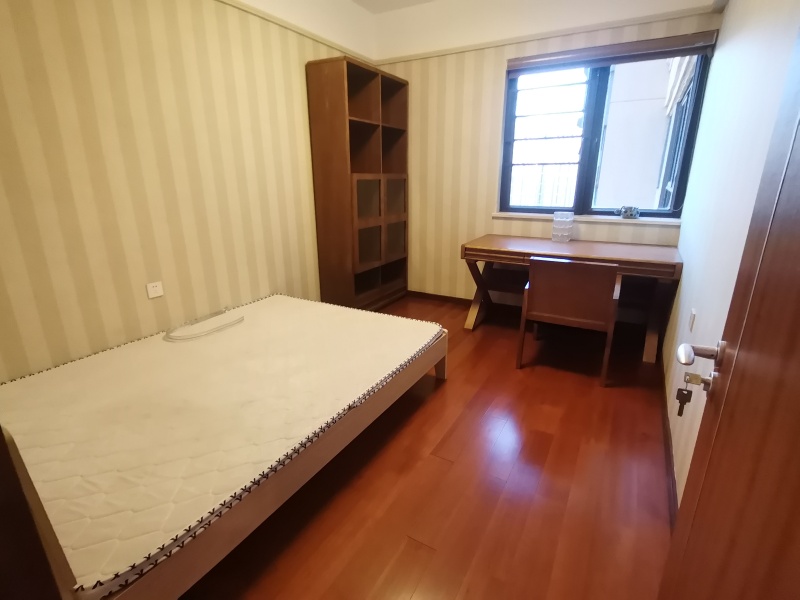 3室2廳 金域緹香臥室