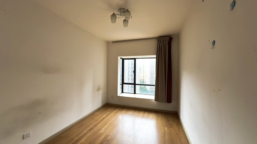 5室2廳2陽臺 春城慧谷A區(qū)臥室