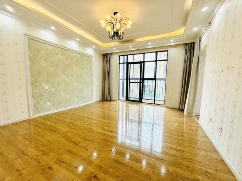 5室2廳2陽(yáng)臺(tái) 萬和花園臥室