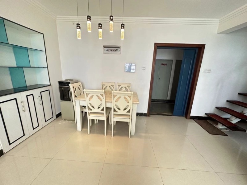 3室2廳2陽(yáng)臺(tái) 世紀(jì)城玉春苑餐廳