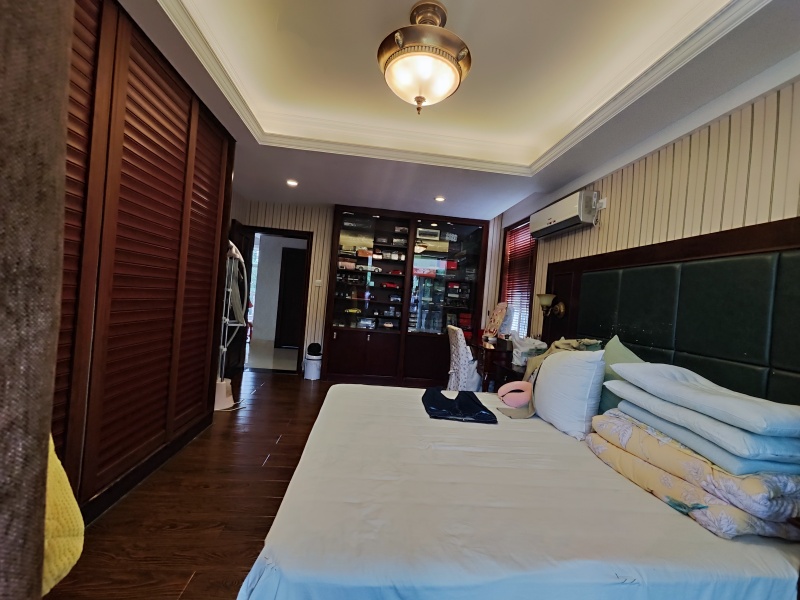 7室2廳5陽臺 海韻楓丹別墅臥室