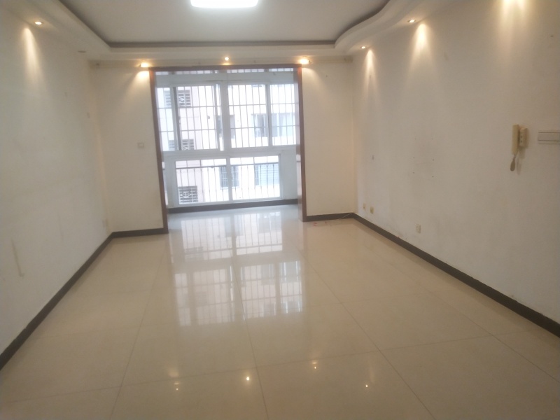 3室2廳1陽臺 時代年華錦華苑客廳