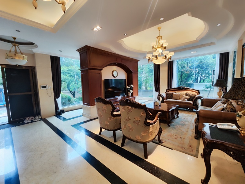 7室2廳5陽臺 海韻楓丹別墅客廳