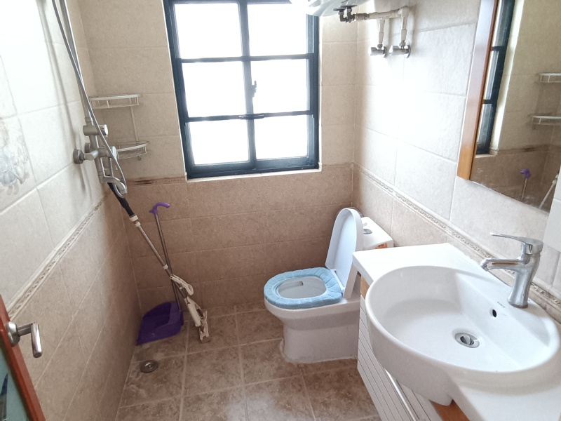 2室2廳1陽臺 鑫金花園衛(wèi)生間