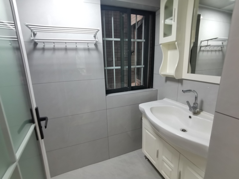 3室2廳1陽臺(tái) 上東城衛(wèi)生間