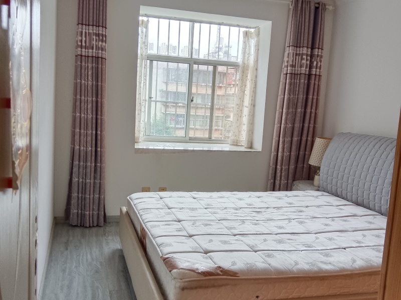 2室2廳 萬裕花園臥室