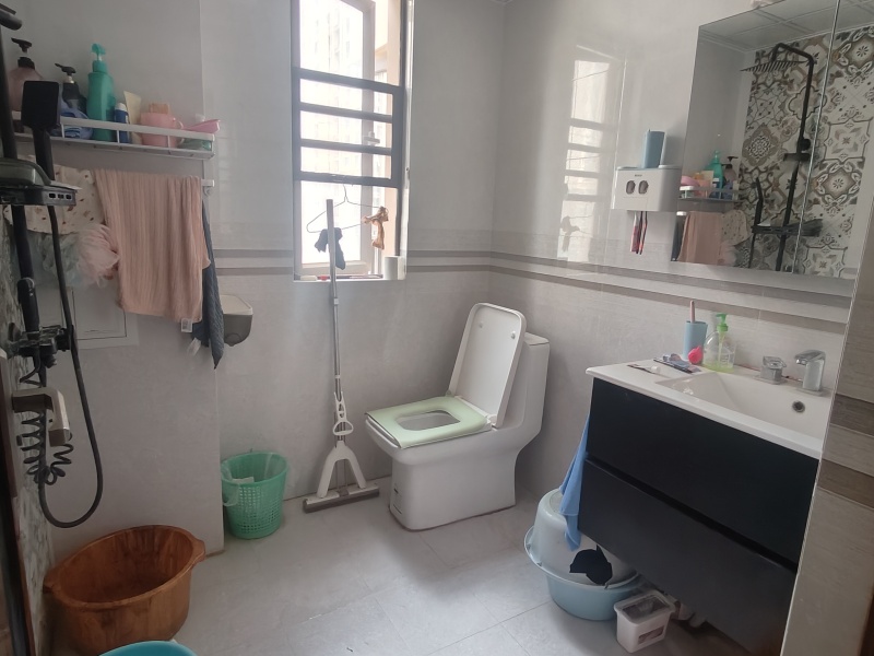 3室2廳2陽臺(tái) 金科陽光里衛(wèi)生間