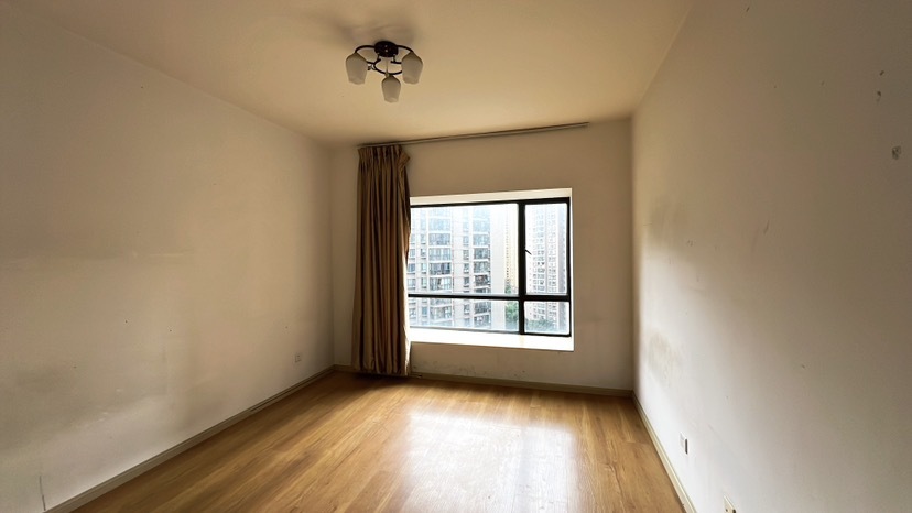 5室2廳2陽臺 春城慧谷A區(qū)臥室