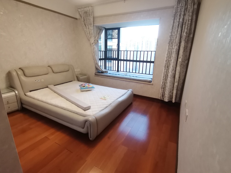 3室2廳 金域緹香臥室