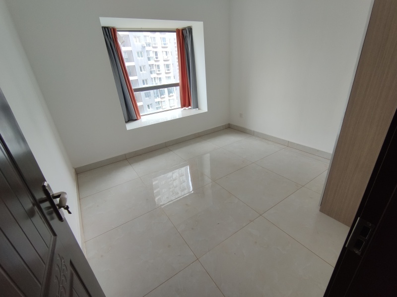 5室2廳3陽臺 金江小區(qū)融苑臥室