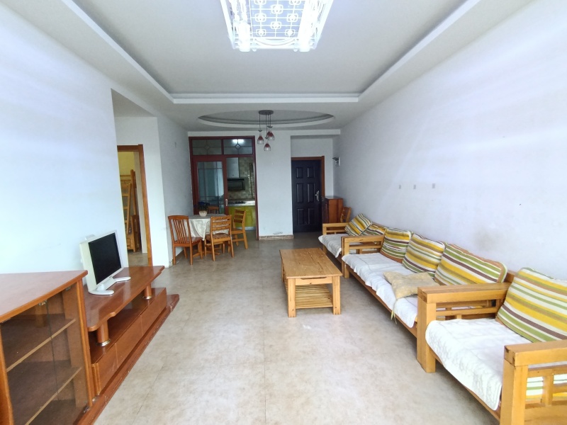 2室2廳1陽臺 鑫金花園客廳