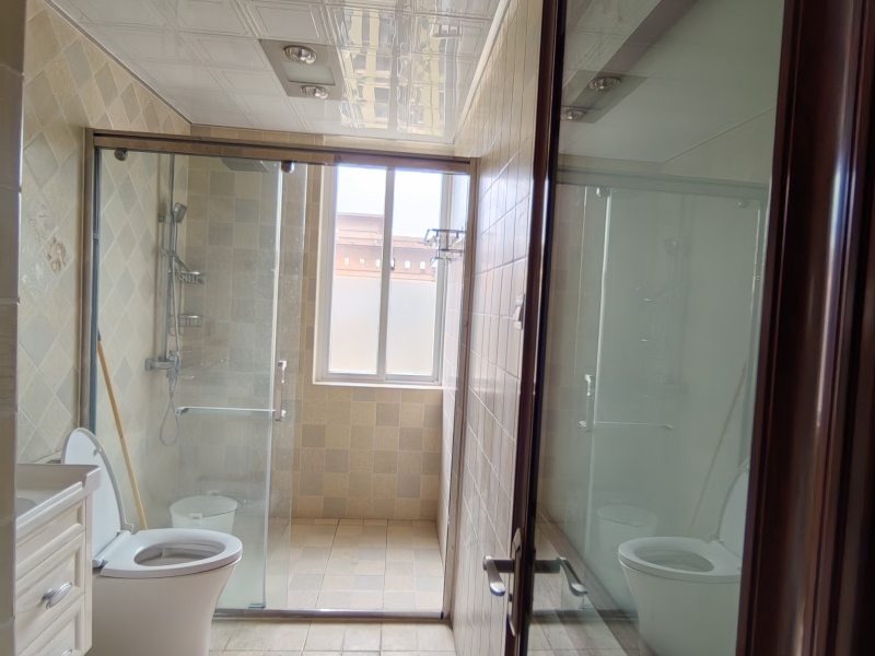 3室2廳2陽(yáng)臺(tái) 滇池印象花園衛(wèi)生間