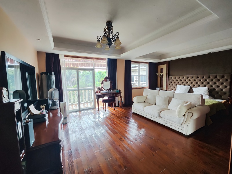 7室2廳5陽臺 海韻楓丹別墅臥室