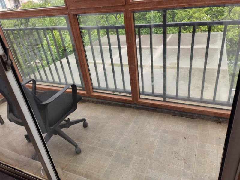 5室2廳3陽(yáng)臺(tái) 玫瑰灣小區(qū)別墅臥室