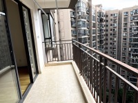 5室2廳2陽臺 春城慧谷A區(qū)陽臺