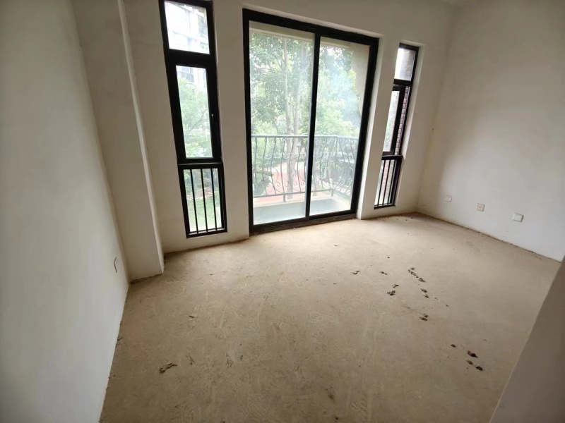 5室3廳3陽臺 銀海白沙郡別墅客廳