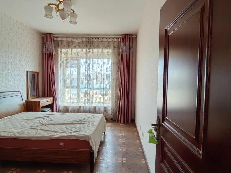 3室2廳2陽(yáng)臺(tái) 滇池印象花園臥室