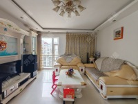 3室2廳1陽臺 中央麗城客廳