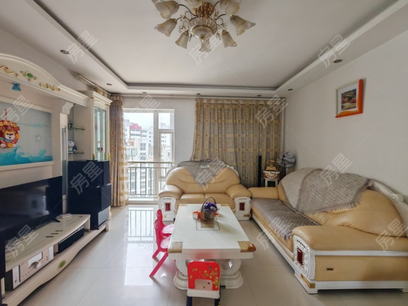 3室2廳1陽臺 中央麗城客廳