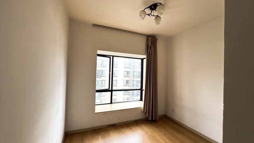 5室2廳2陽臺 春城慧谷A區(qū)臥室