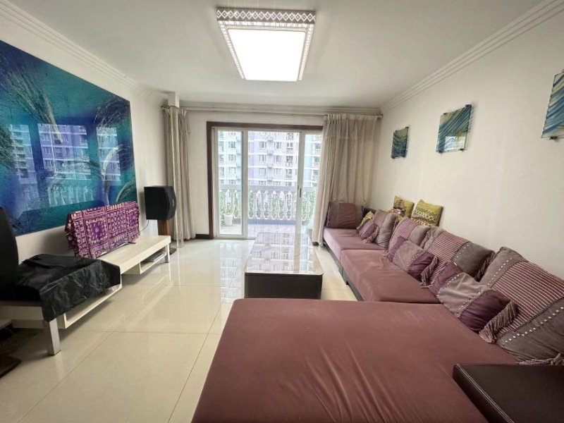 3室2廳2陽(yáng)臺(tái) 世紀(jì)城玉春苑客廳