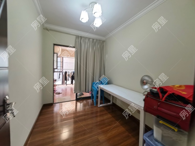 3室2廳1陽臺 藍(lán)光COCO蜜城書房