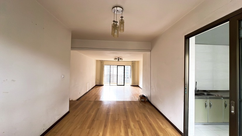 5室2廳2陽臺 春城慧谷A區(qū)餐廳