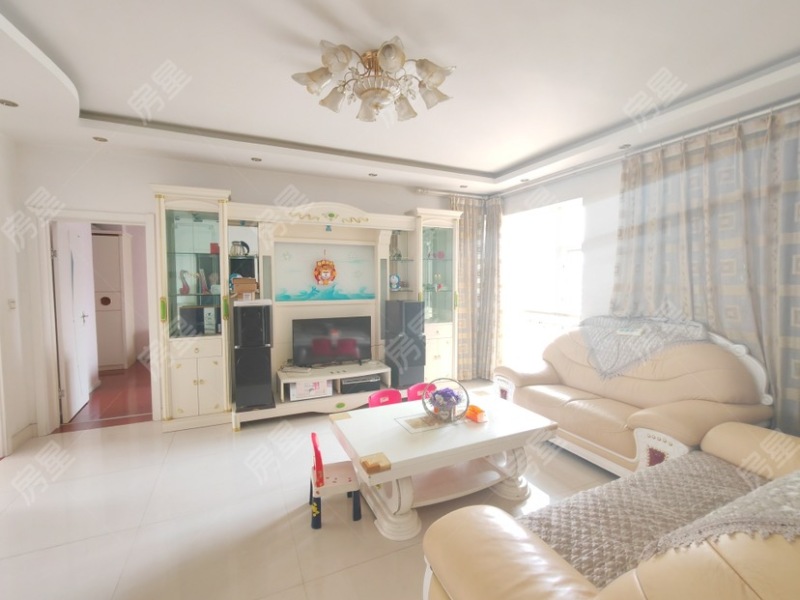 3室2廳1陽臺 中央麗城客廳