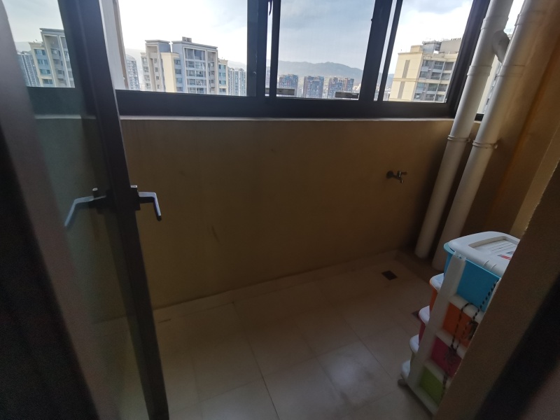 3室2廳 金域緹香陽(yáng)臺(tái)