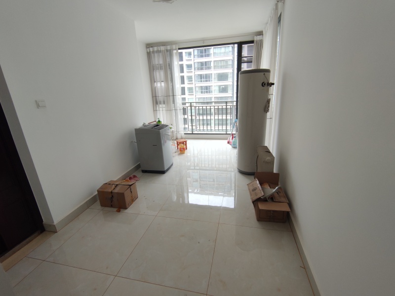 5室2廳3陽臺 金江小區(qū)融苑陽臺