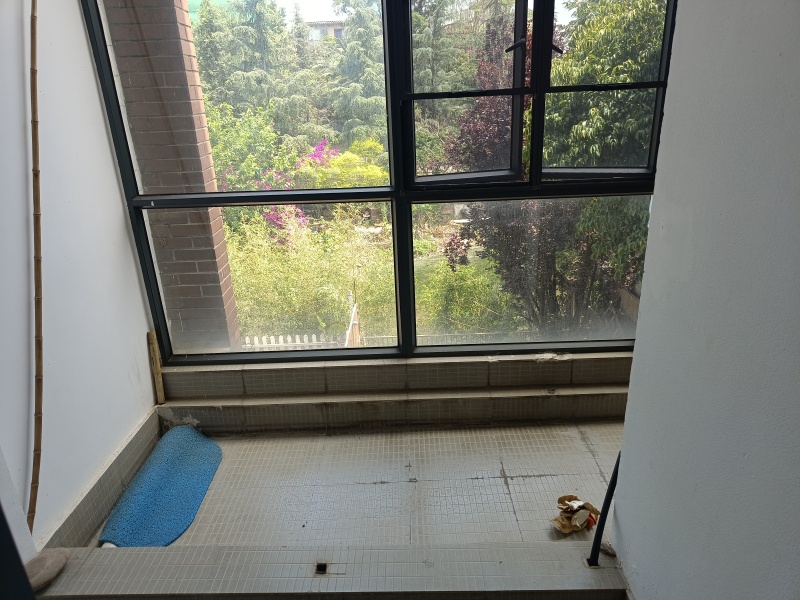 4室2廳3陽(yáng)臺(tái) 滇池衛(wèi)城紫園別墅陽(yáng)臺(tái)