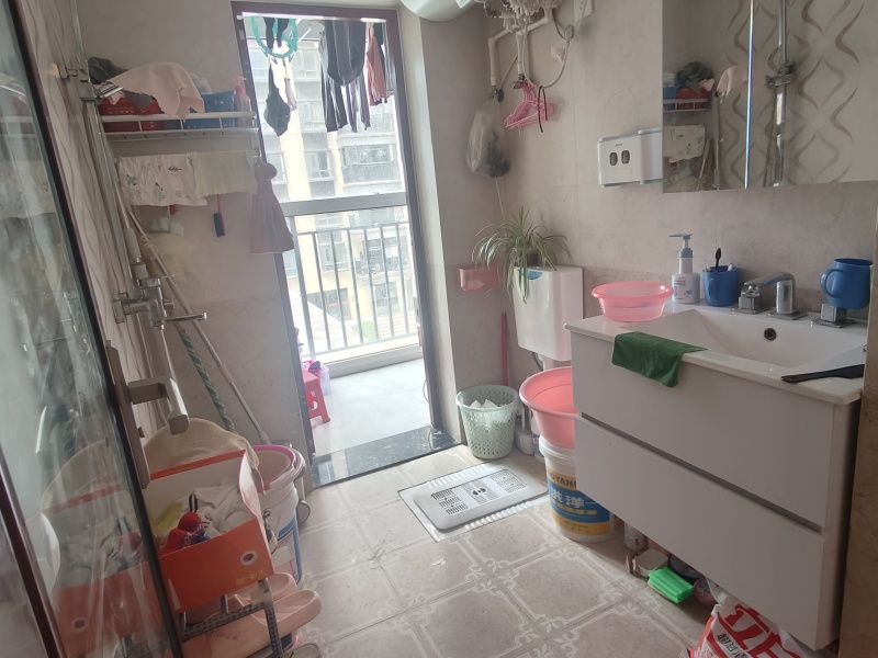 3室2廳2陽臺(tái) 金科陽光里衛(wèi)生間